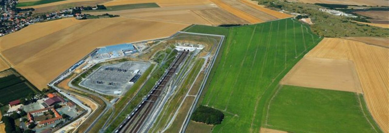 Eurotunnel Aspect Ratio 1280 440